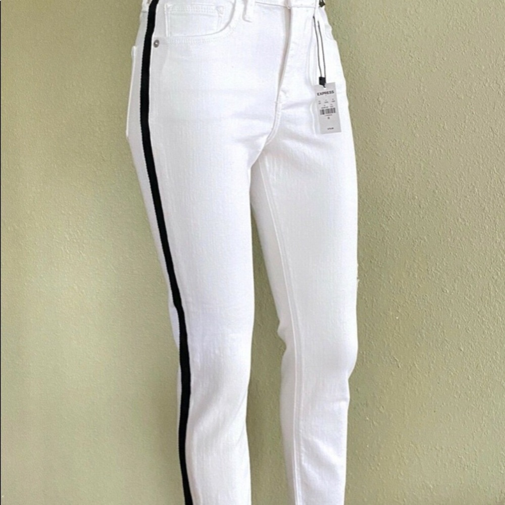 Express distressed capris